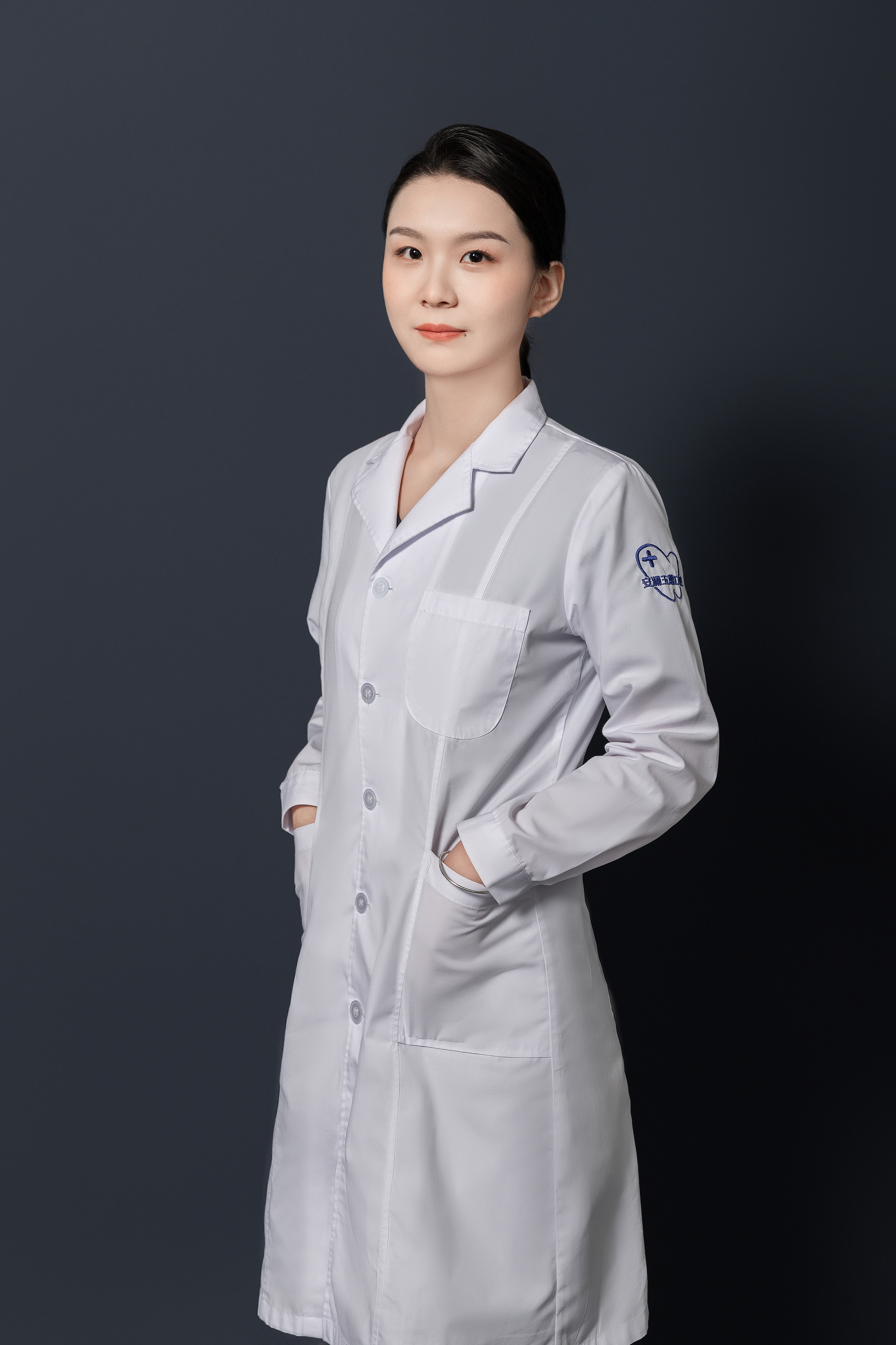 李洁洁 医师